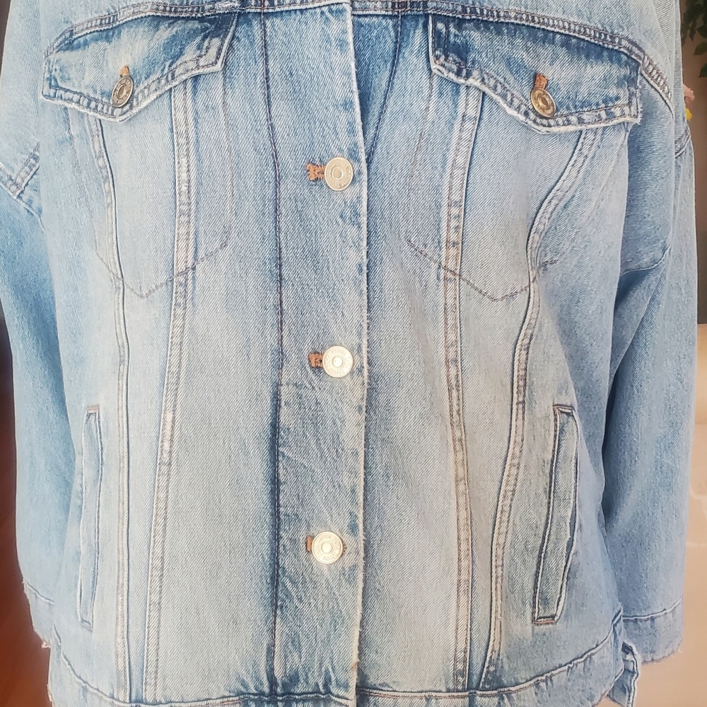 Zara Denim Jacket - Picture 3 of 9